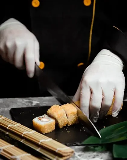 sushi-set-with-gold-color-table sushi-set-with-gold-color-table